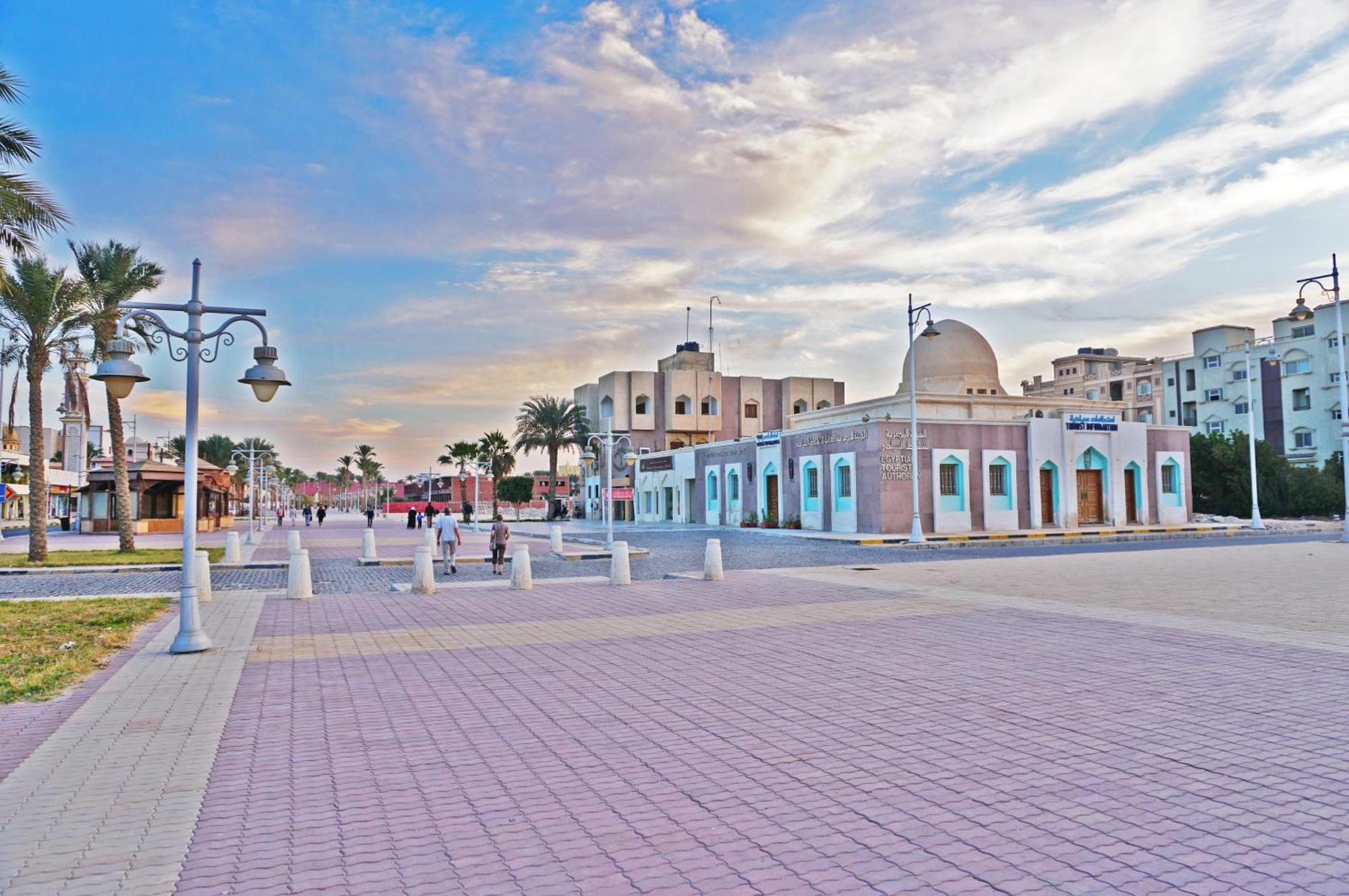 Modern Mountain View On The Touristic Promenade Hurghada Exterior photo